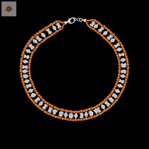 Collier ras de cou en ambre et argent sur fond noir