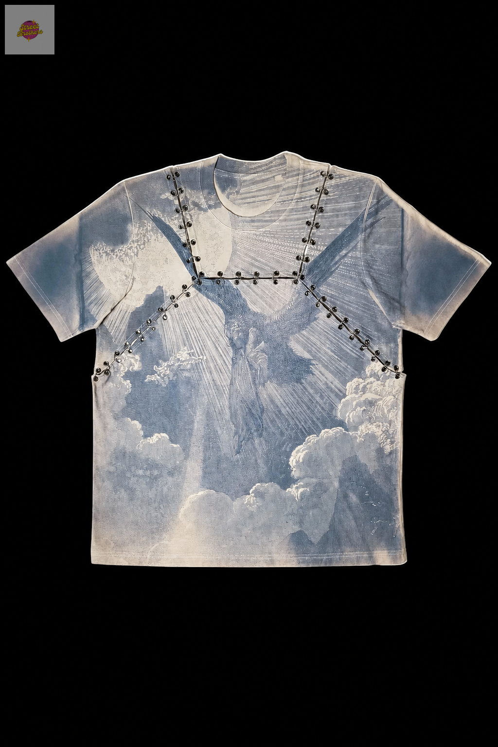 Vue avant du T-shirt SCARBORNE BECOME sur fond noir