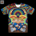 T-shirt Splitting Adams imprimé porté de face sur fond noir