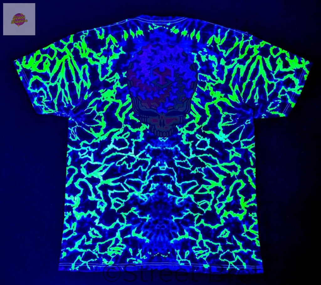 Devant sous lumière UV